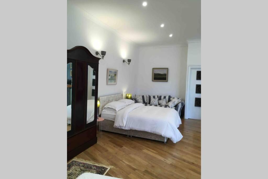 The Loft @ Clifden Bay Apartments Екстериор снимка