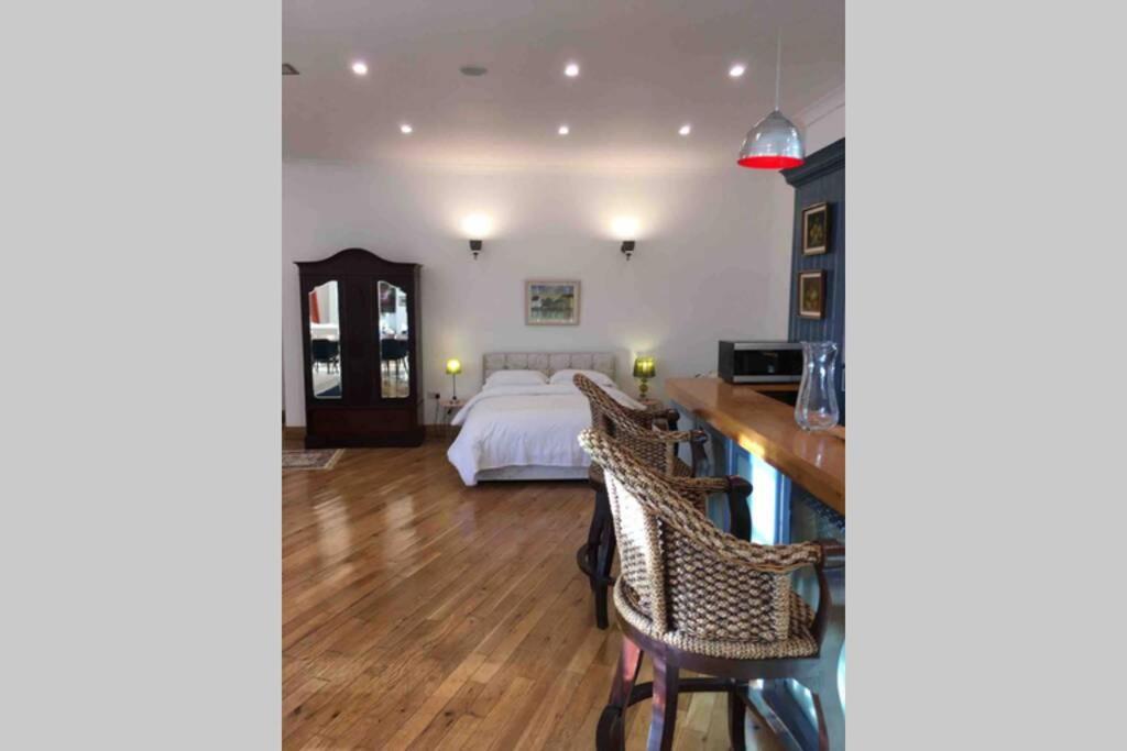 The Loft @ Clifden Bay Apartments Екстериор снимка